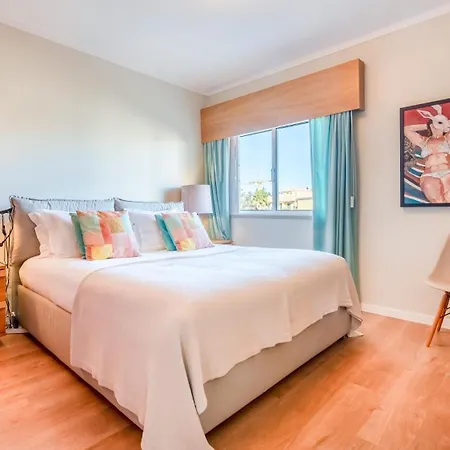 Design Floor With Balcony & Pool By Lovelystay Apartment Vilamoura