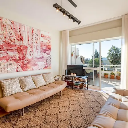 Design Floor With Balcony & Pool By Lovelystay Vilamoura