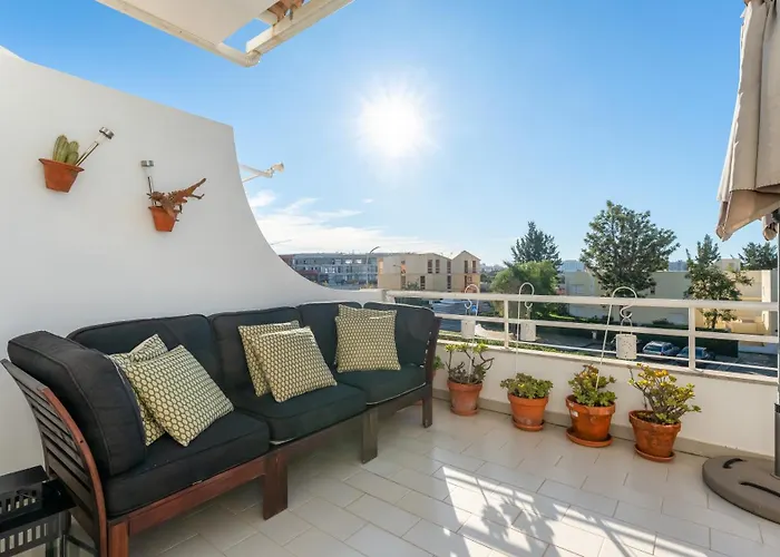 Design Floor With Balcony & Pool *