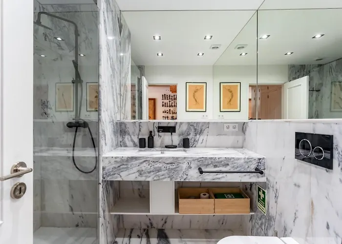 Design Floor With Balcony & Pool * Vilamoura