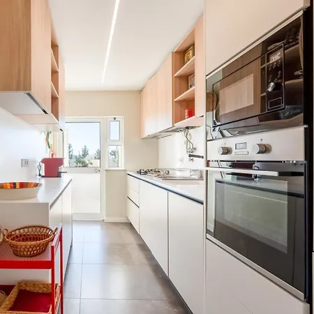 Design Floor With Balcony & Pool Appartement